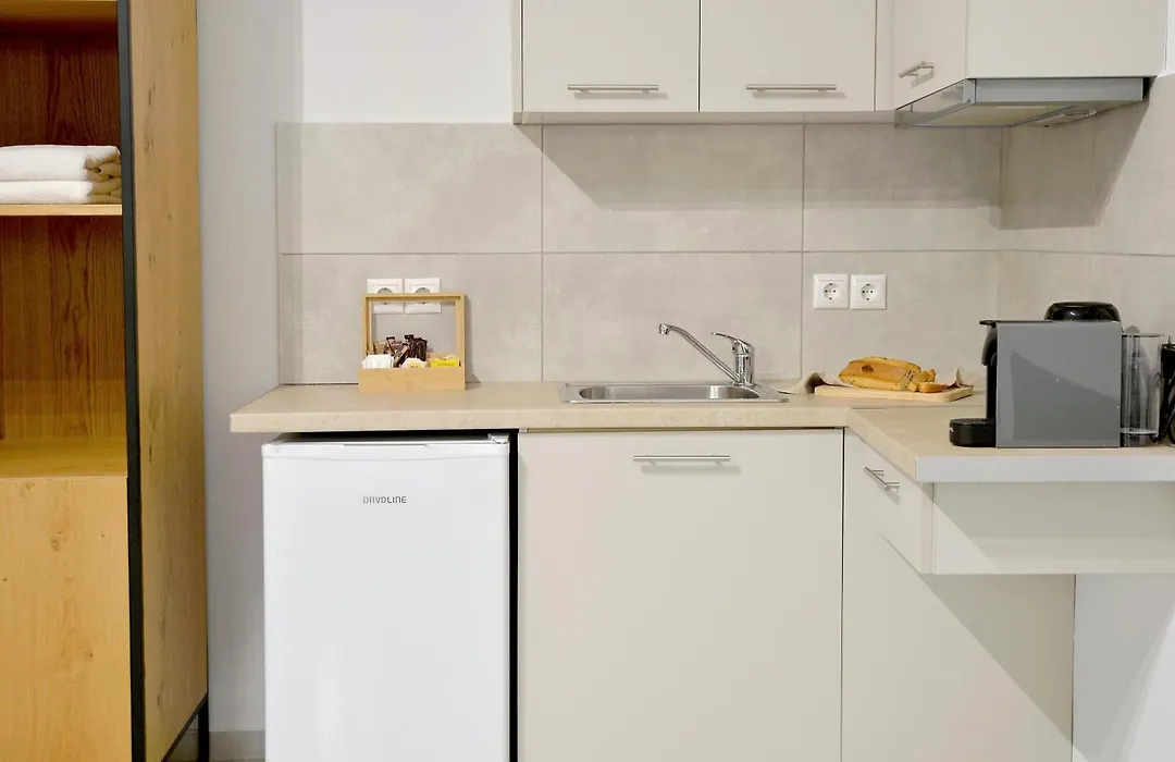 Alekos Apartments 2 Netflix, Self Check-In-1